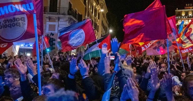 İngiltere'de İsrail karşıtı yürüyüş! Londra "Filistin'e adalet" sloglanlarıyla yankılandı