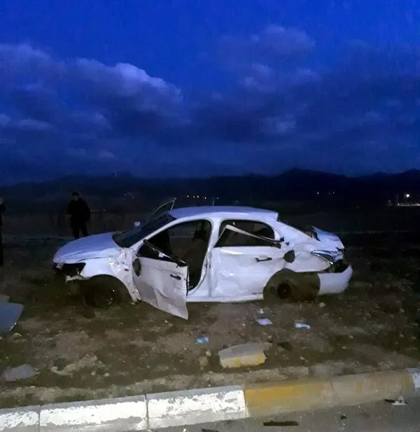 SON DAKİKA: Afyonkarahisar'da feci kaza! Otomobil ile TIR kavşakta çarpıştı: 3 ölü, 2 yaralı-2
