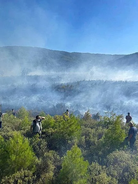 burdurda-orman-yangini-havadan-karadan-mudahale-suruyor-1691854424305.jpeg