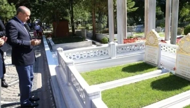 Başkan Erdoğan'dan kabir ziyareti |Video