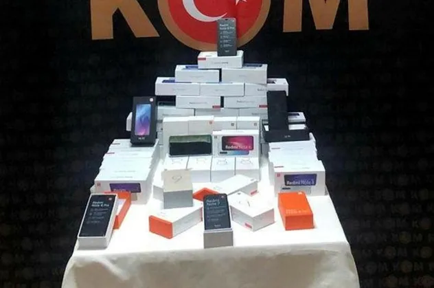 Son dakika: Kocaeli’de kaçak cep telefonu operasyonu