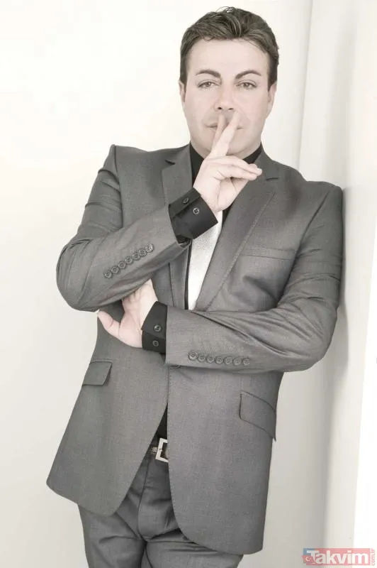 Fatih Ürek son yolculuğuna uğurlanıyor: Sevenleri tabutunun başında gözyaşlarına boğuldu - 14