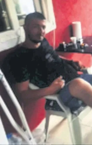 Acemi hemşire hastasının bacağındaki alçıyı çıkarırken ayağını kesti!