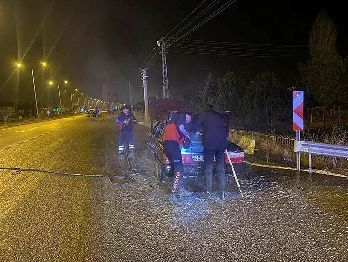 ceza-kesilecegini-ogrenince-ortalik-karisti-otomobilini-atese-verdi-1705069717871.jpeg Ceza kesileceğini öğrenince ortalık karıştı! Otomobilini ateşe verdi-2