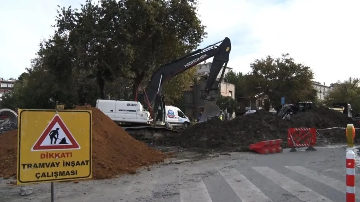 Eyüpsultan Bulvarı'nda İSKİ doğal gaz borusunu patlattı: Vatandaş sokağa döküldü