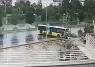 İETT otobüsü İstanbul Kartalda durakta bekleyen 5 bisikletliye çarptı
