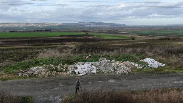 istanbulu-kuraklikla-birlikte-bekleyen-tehlike-gol-havzasi-kacak-dolum-sahasi-oldu-1609745842226.jpg İstanbul'u kuraklıkla birlikte bekleyen tehlike! Göl havzası kaçak dolum sahası oldu-8