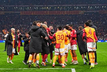 Spor yazarları Galatasaray Trabzonspor maçını yorumladı! Top çizgiyi geçti mi? Penaltı ve kırmızı kart detayı