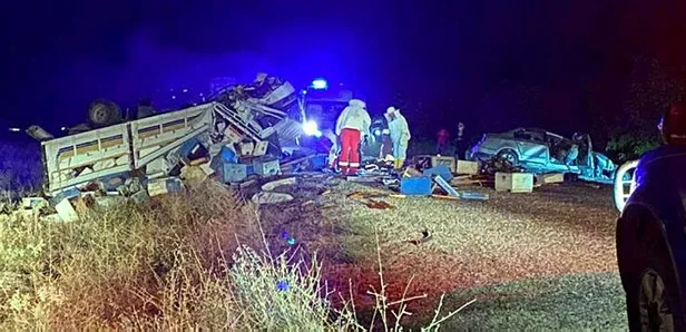 muglada-feci-kaza-eski-belediye-baskanlari-suleyman-kilinc-ve-mevlut-simsek-ile-5-kisi-oldu-1661160411257.jpeg Muğla'da feci kaza! Eski belediye başkanları Süleyman Kılınç ve Mevlüt Şimşek ile birlikte 5 kişi öldü-3