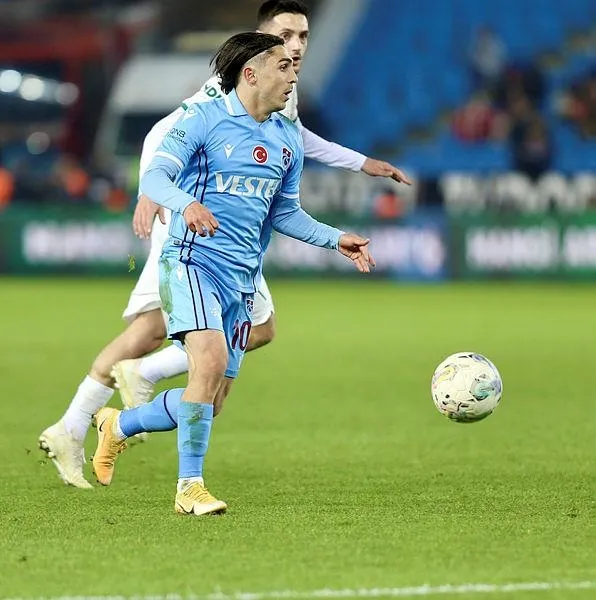 trabzonspor-karadeniz-derbisinde-giresunu-3-0lik-skorla-gecti-1672961544597.jpeg Trabzonspor, Karadeniz derbisinde Giresun'u 3-0’lık skorla geçti-2