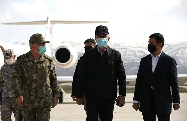 milli-savunma-bakani-akar-ve-kuvvet-komutanlari-irak-sinirinda-incelemelerde-bulundu-1619368747912.jpeg Milli Savunma Bakanı Akar ve kuvvet komutanları Irak sınırında incelemelerde bulundu! 31 PKK'lı terörist etkisiz...-1