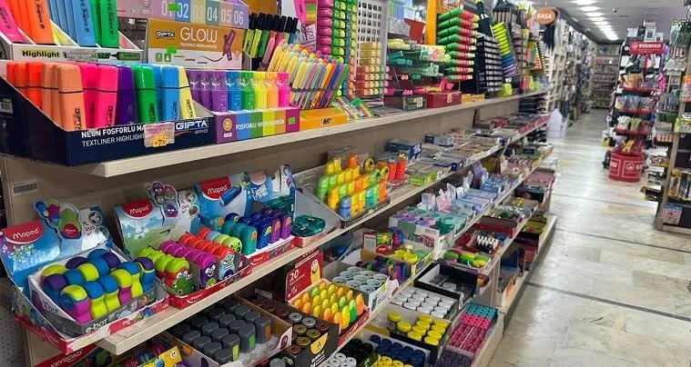 1787119062626.jpeg MEB yasaklamıştı! Özel okullarda “kırtasiye paketi” dayatması: 50 bin TL’den başlıyor 200 bin TL’ye çıkıyor-6