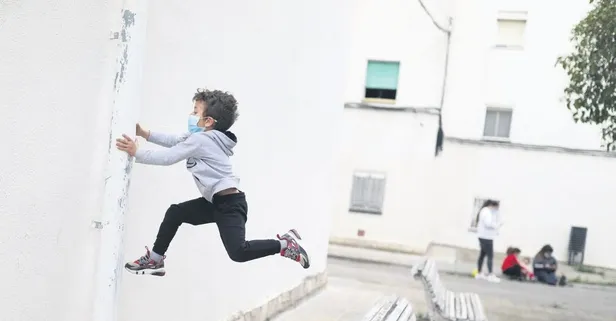 İspanya, Coronavirüs tedbirlerini gevşetti! Çocuklara sokağa çıkma izni verildi...