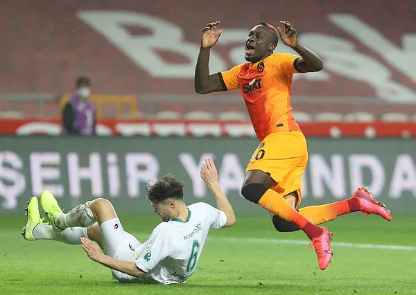 son-dakika-galatasaraya-diagne-mujdesi-takimdan-ayriliyor-1611741575876.jpg SON DAKİKA! Galatasaray'a Diagne müjdesi! Takımdan ayrılıyor...-4