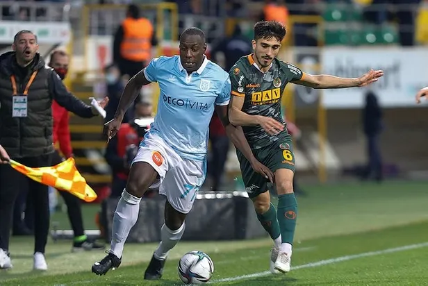 Alanya'da puanlar bölüşüldü! Aytemiz Alanyaspor 1-1 Medipol Başakşehir (MAÇ SONUCU-ÖZET)-7