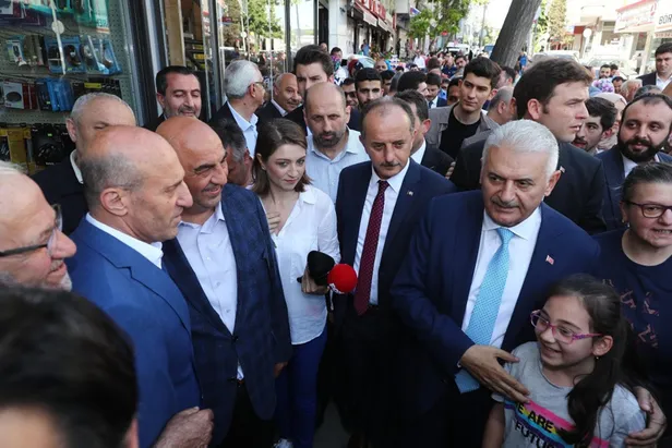 Binali Yıldırım'dan Bağcılar'da esnaf ziyareti-3
