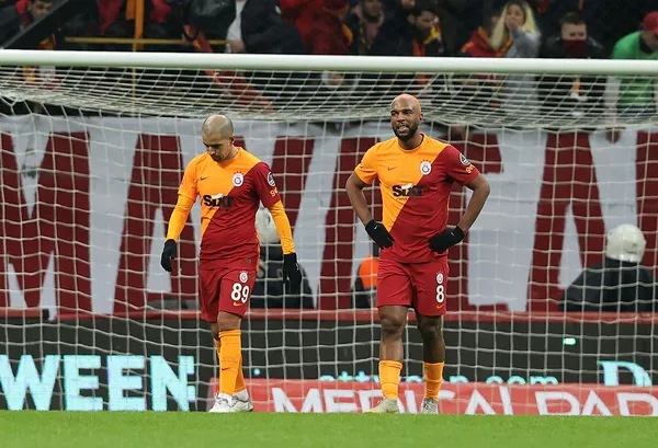 galatasaray-son-10-hafta-sonuclarina-gore-kume-dusuyor-1643025741088.jpg Galatasaray son 10 hafta sonuçlarına göre küme düşüyor-4