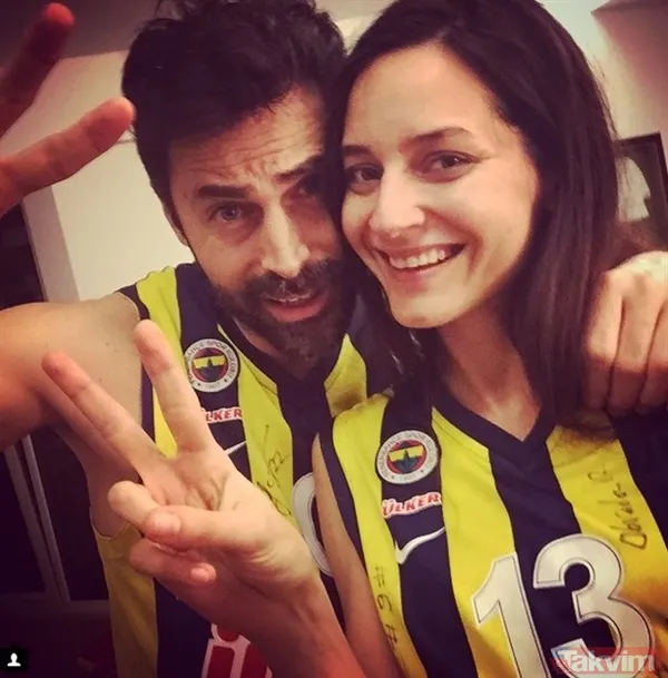 Kerem Bursin bakın hangi takımı tutuyormuş! Serenay Sarıkaya'yla ilişkisi bir döneme damga vuran Kerem Bürsin... - 31