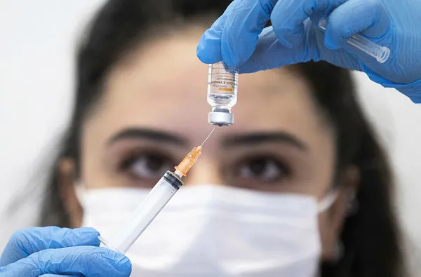 Aşı olan kişiler kısıtlamadan muaf mı? Koronavirüs aşısı yapılır yapılmaz koruma sağlar mı?-5