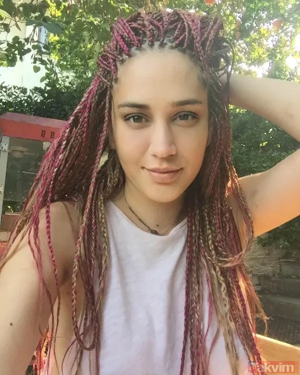 Zeynep Koçak elinde paspasla Boğaz manzaralı evini dip köşe temizledi! O anları anbean yayınladı! “Koltukları çektim her yeri...” - 4