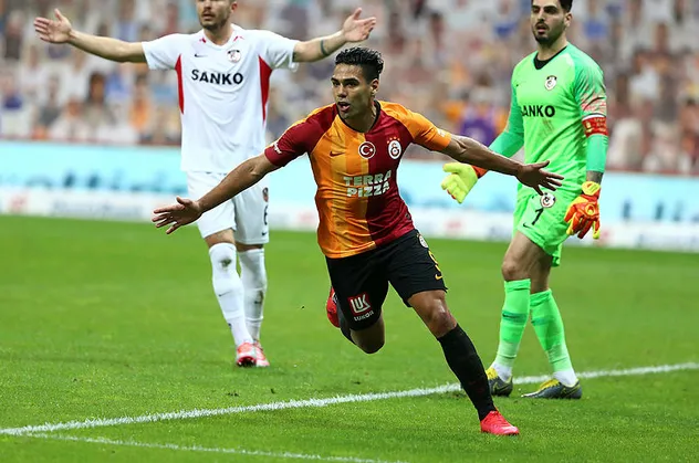 Galatasaray Aytemiz Alanyaspor maçı kamp kadrosunu açıkladı | Radamel Falcao...