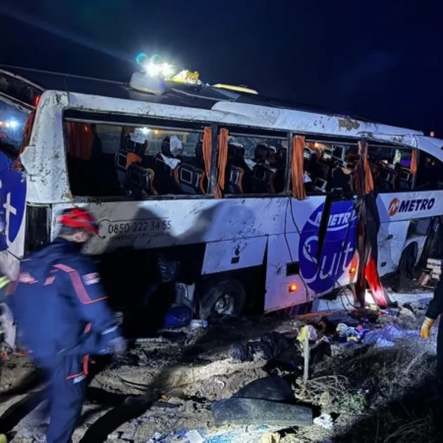 Kilis - İstanbul seferini yapan otobüs Aksaray’da devrildi! Şoför uyudu kaza geldi... 2 kişi can verdi 34 kişi yaralandı
