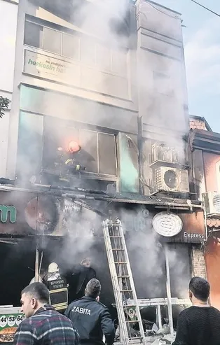Dönercinin mutfağında gaz sıkışması sonucu patlama meydana geldi! 7 kişi hayatını kaybetti
