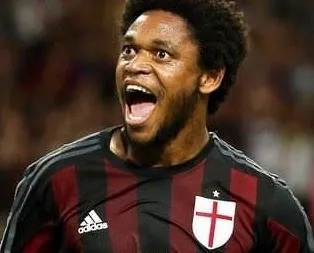 Kiralık Aslan Luiz Adriano