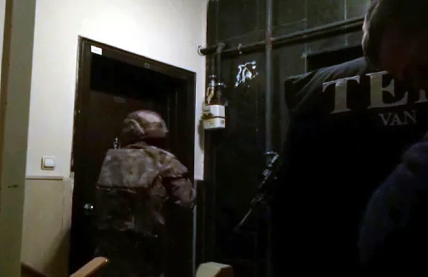 Van Büyükşehir Belediyesi çalışanlarına terör operasyonu: 12 gözaltı kararı-2