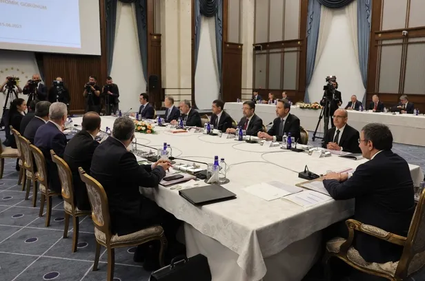 Ekonomi Koordinasyon Kurulu sonrası Cumhurbaşkanı Yardımcısı Cevdet Yılmaz tarihi açıkladı: "Orta Vadeli Programı Eylül ayında paylaşacağız"-7