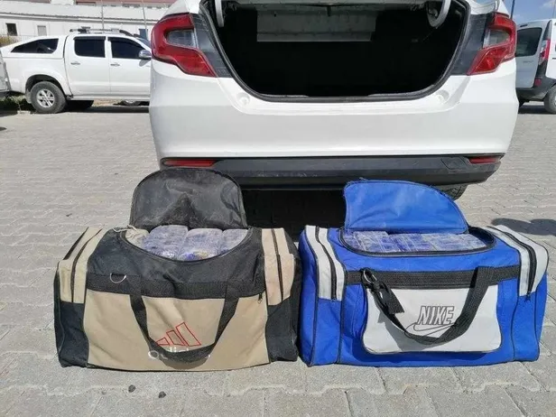 Son dakika: Van’da zehir tacirlerine ağır darbe! 74 kilo eroin ele geçirildi-4
