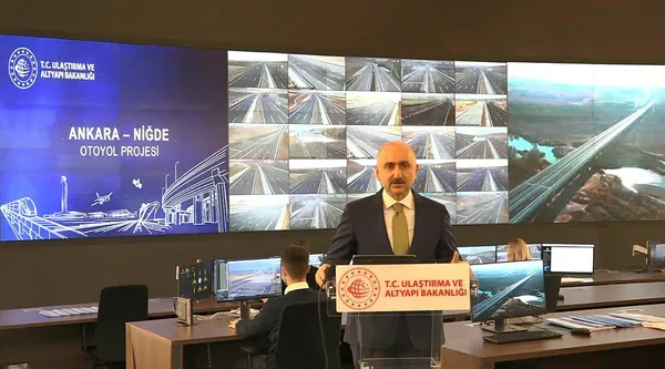 ulastirma-ve-altyapi-bakani-adil-karaismailoglu-sirf-otoyollarimizi-incelemeye-gelen-yabanci-ulkeler-var-1608133581732.jpg Ulaştırma ve Altyapı Bakanı Adil Karaismailoğlu: Sırf otoyollarımızı incelemeye gelen yabancı ülkeler var-4
