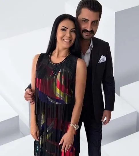 sarkilar-bizi-soyler-konuklari-ayse-dincer-kimdir-kac-yasinda-nereli-kiminle-evli-cocugu-var-mi-1634333724910.jpg