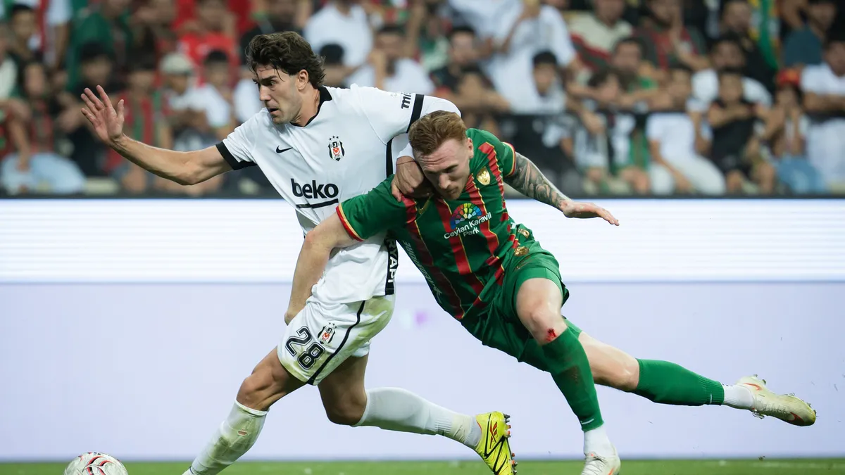Beşiktaş penaltı bekledi, VAR VAR'a gitmedi