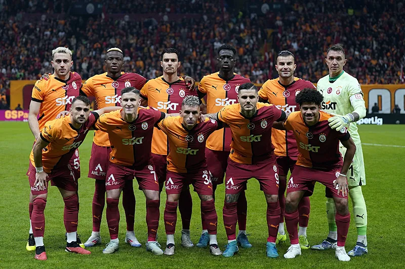 Galatasaray'da biletler kesildi! 5 ayrılık birden - 1