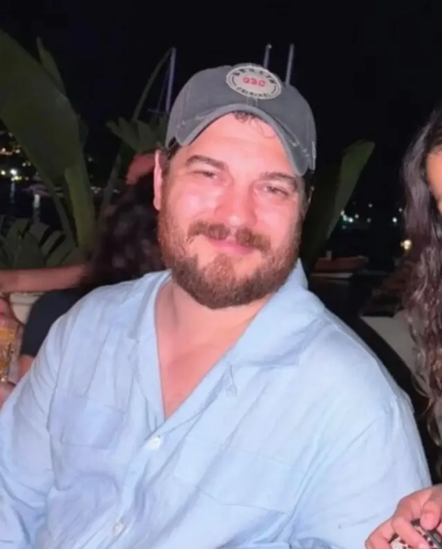 Çağatay Ulusoy ile sevgilisi Aslıhan Malbora Bodrum tatilinde görüntülendi: Aldığı kilolar ve yeni imajı gündem oldu-4