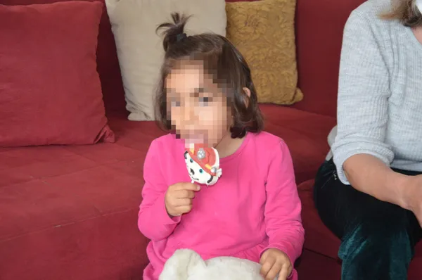 kucuk-kizin-iki-baba-problemi-cozuldu-15-yil-sonra-torununa-kavustu-1620120718464.jpg Küçük kızın iki baba problemi çözüldü! 1,5 yıl sonra torununa kavuştu-4