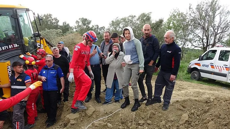 Çanakkale’de toprak kayması! 2 kişi hayatını kaybetti: Faciada acı detay ortaya çıktı-6