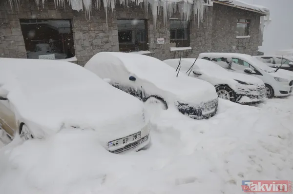 Uludağ'da kar yağışı iki gündür devam ediyor! Otomobiller kayboldu - 15