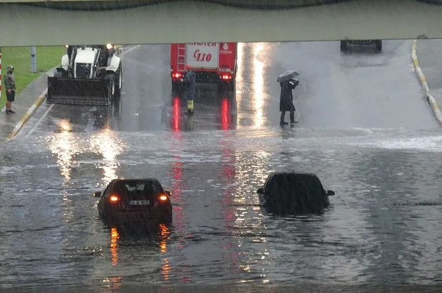 İstanbul'da yaşayanlar dikkat! Meteoroloji'den sağanak yağış uyarısı | 29 Şubat hava durumu