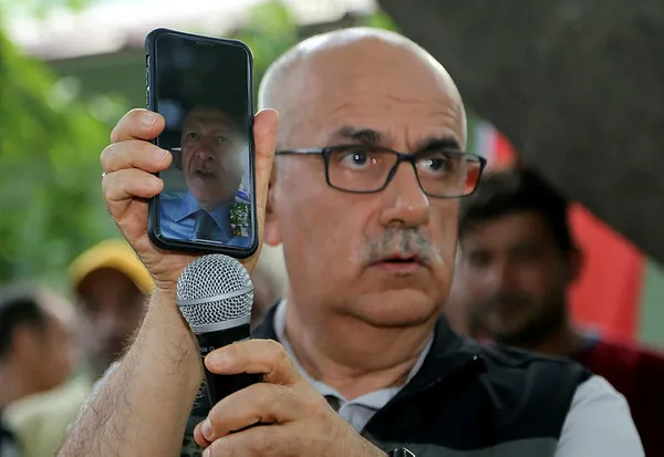 baskan-erdogan-marmaristeki-yanginda-gorev-yapan-ekiplere-seslendi-1656268366702.jpg Başkan Erdoğan, Marmaris'teki yangında görev yapan ekiplere seslendi-3