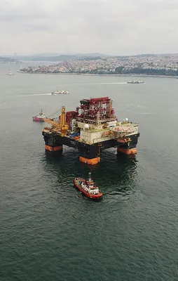 İstanbul Boğazı'nda hareketli dakikalar