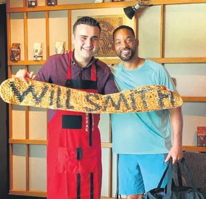 Atv'nin Akıncı dizisinin yıldızı Şükrü Özyıldız’ın fanlarından tatlı jest-8