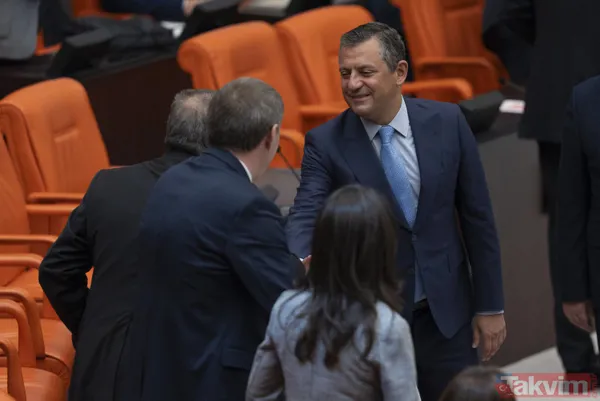 Filistin oturumuna mazeret sunan CHP lideri Özgür Özel Can Atalay için seke seke Meclis'e geldi! Bir de üstüne DEM Grubu'na gitti - 10