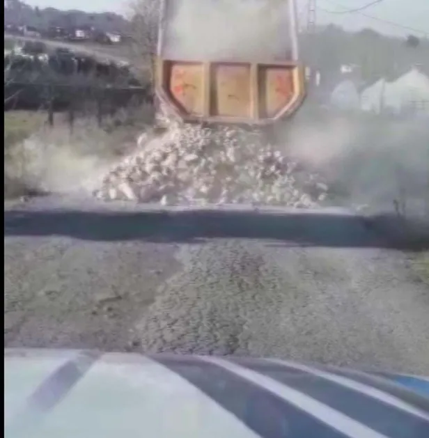 Tuzla'da kaçak döküm dehşeti! Ekipleri fark edince yolun ortasına dökerek kaçtı-5