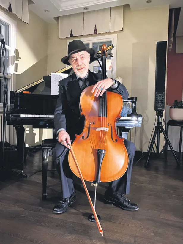 1660594810408.jpg Yasemin Özilhan boşanma iddialarına noktayı koydu! İzzet Özilhan'ın...-13