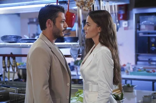 Cam Tavanlar 3. bölüm 2. fragmanı heyecan yarattı! Havada aşk kokusu var! Başlatılan savaşın gidişatı…