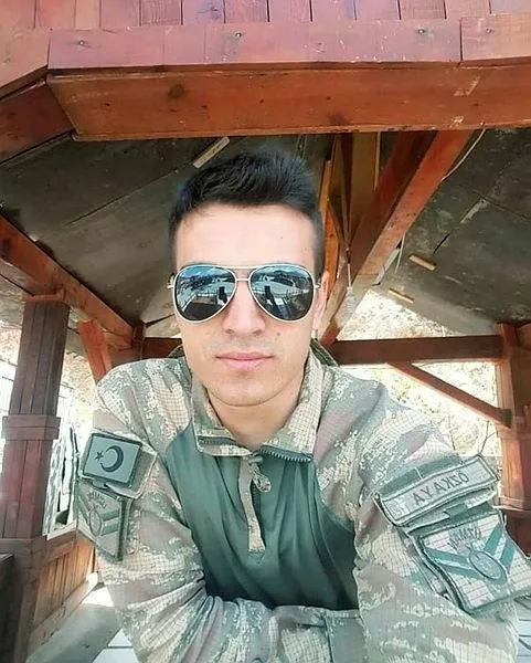 sehit-haberine-yurek-dayanmadi-sehit-uzman-cavus-ozkayanin-babaannesi-vefat-etti-babasi-hastaneye-kaldirildi-1655882486368.jpeg Şehit haberine yürek dayanmadı! Şehit Uzman Çavuş Özkaya'nın babaannesi vefat etti, babası hastaneye kaldırıldı-4