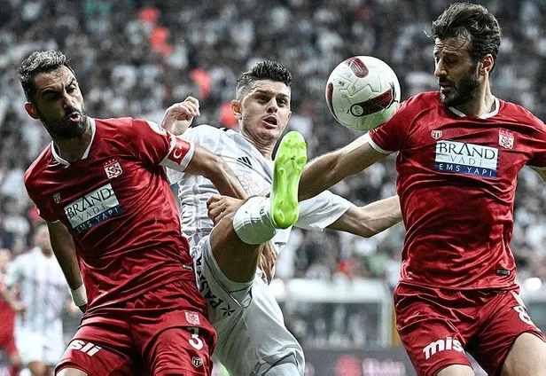 Kartal yüksek uçuyor: 24 maçtır yenilmeyen Beşiktaş bu sezon 9. maçta 8. galibiyetini Sivas önünde aldı-2
