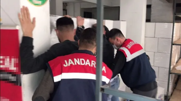 Sahte içki ve dezenfektan üretip sağlıkla oynayacaklardı! Jandarma’dan 1.9 milyonluk alkole darbe-1